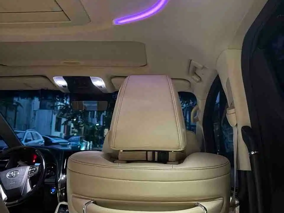 Toyota Alphard 2023 — фото 9