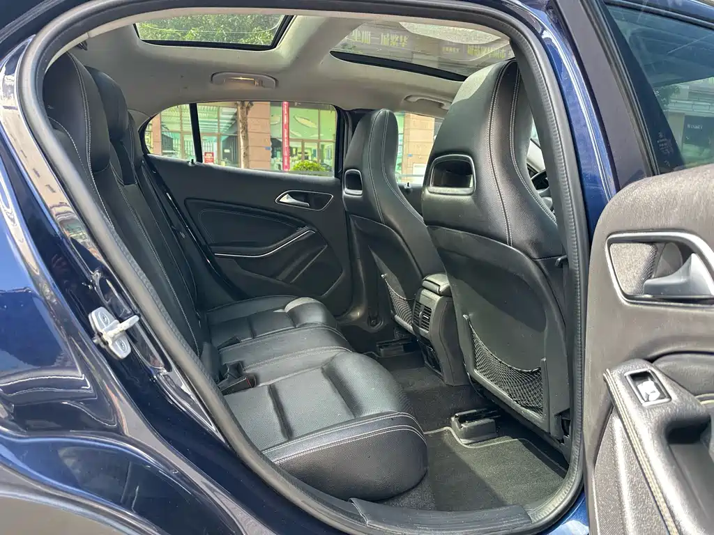 Mercedes-Benz GLA 2015 — фото 11