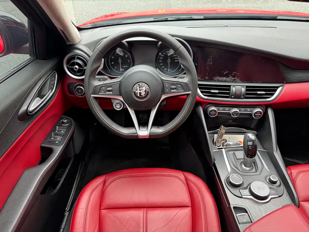 Alfa Romeo Giulia 2017 — фото 14