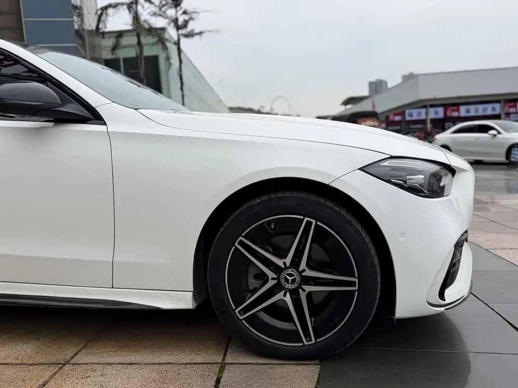 Mercedes-Benz C-Class 2025 — фото 10