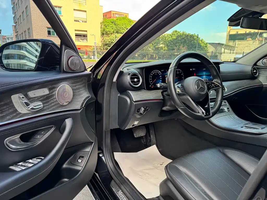 Mercedes-Benz E-Class 2021 — фото 14