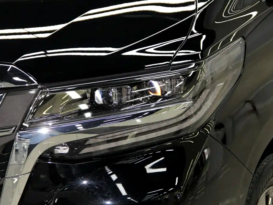 Toyota Alphard 2023 — фото 26