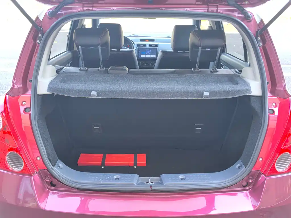 Suzuki Swift 2018 — фото 12