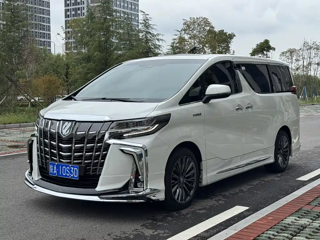 Toyota Alphard 2023 — фото 1