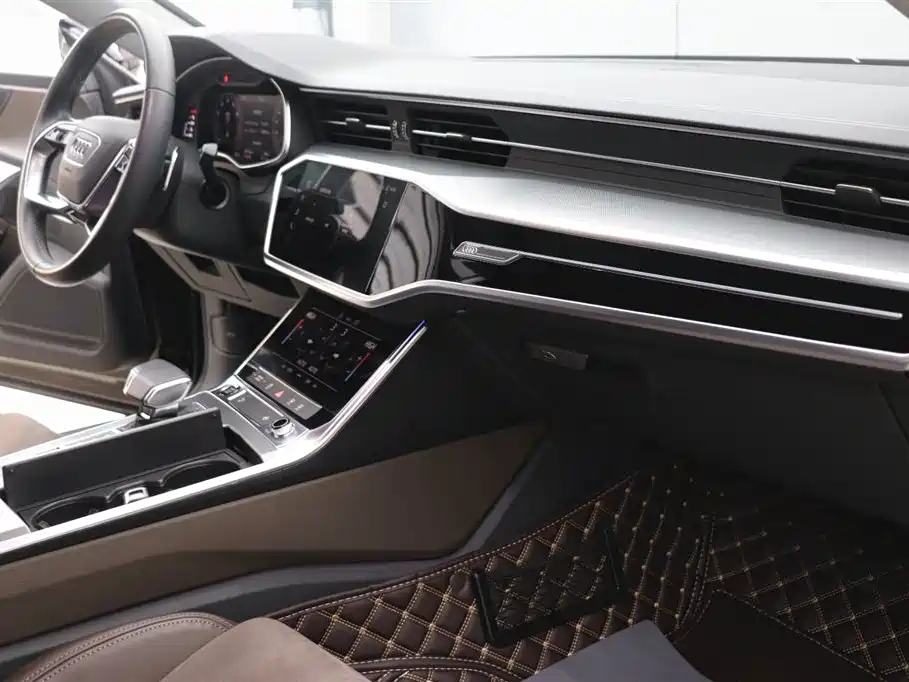 Audi A7L 2022 — фото 20