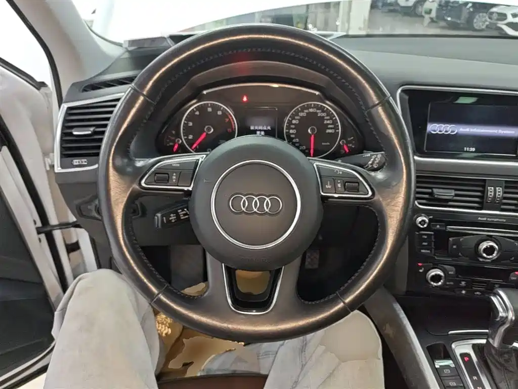 Audi Q5 2017 — фото 11