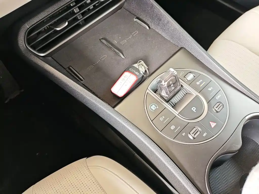 BYD Seal 05 DM-i 2025 — фото 14