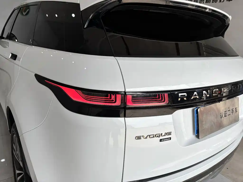 Land Rover Range Rover Evoque 2023 — фото 9