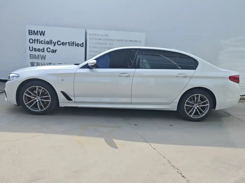 BMW 5 Series 2019 — фото 2
