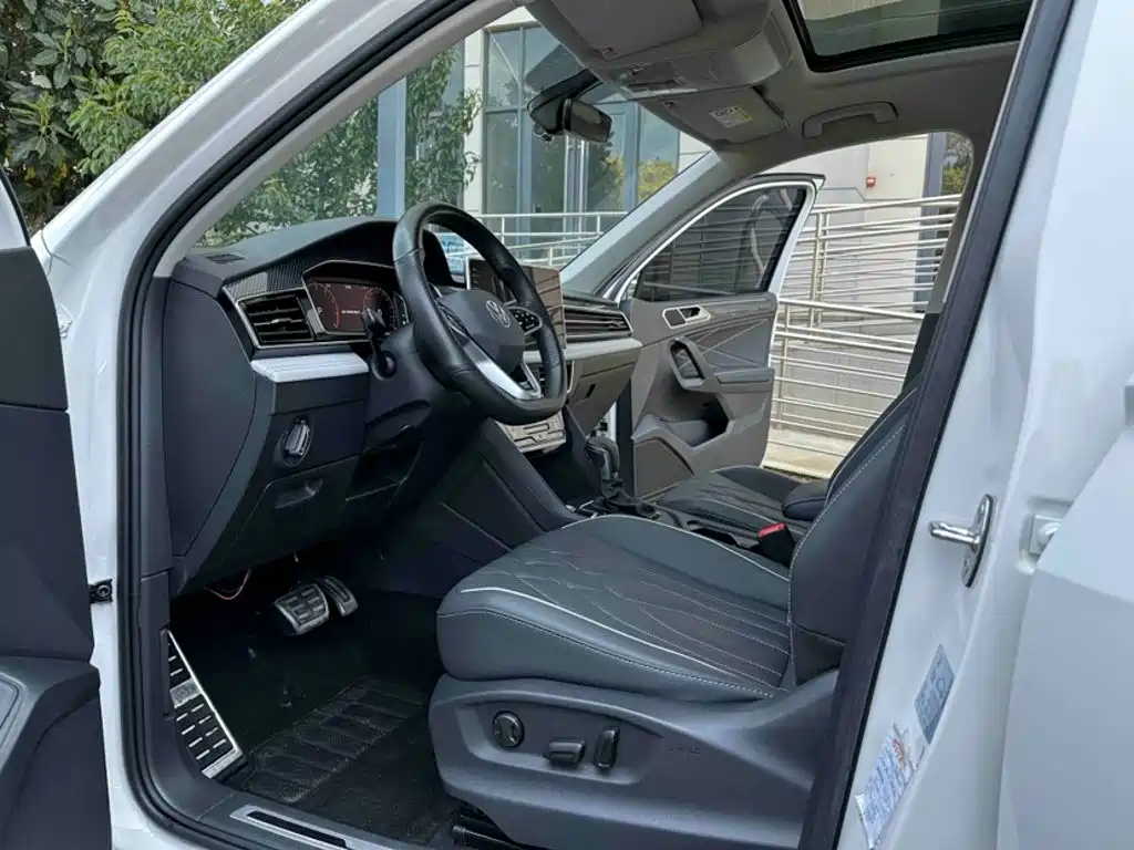 Volkswagen Tiguan L 2022 — фото 18