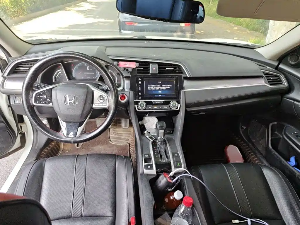Honda Civic 2017 — фото 13