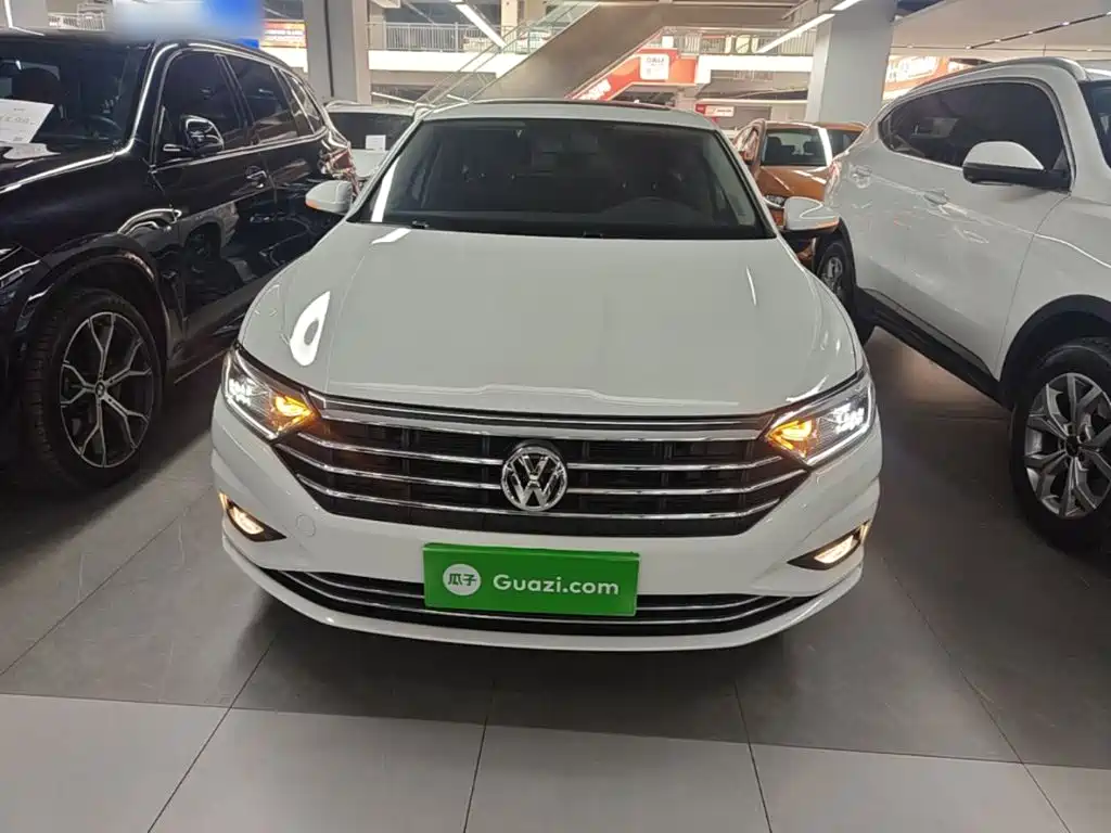 Volkswagen Sagitar 2021