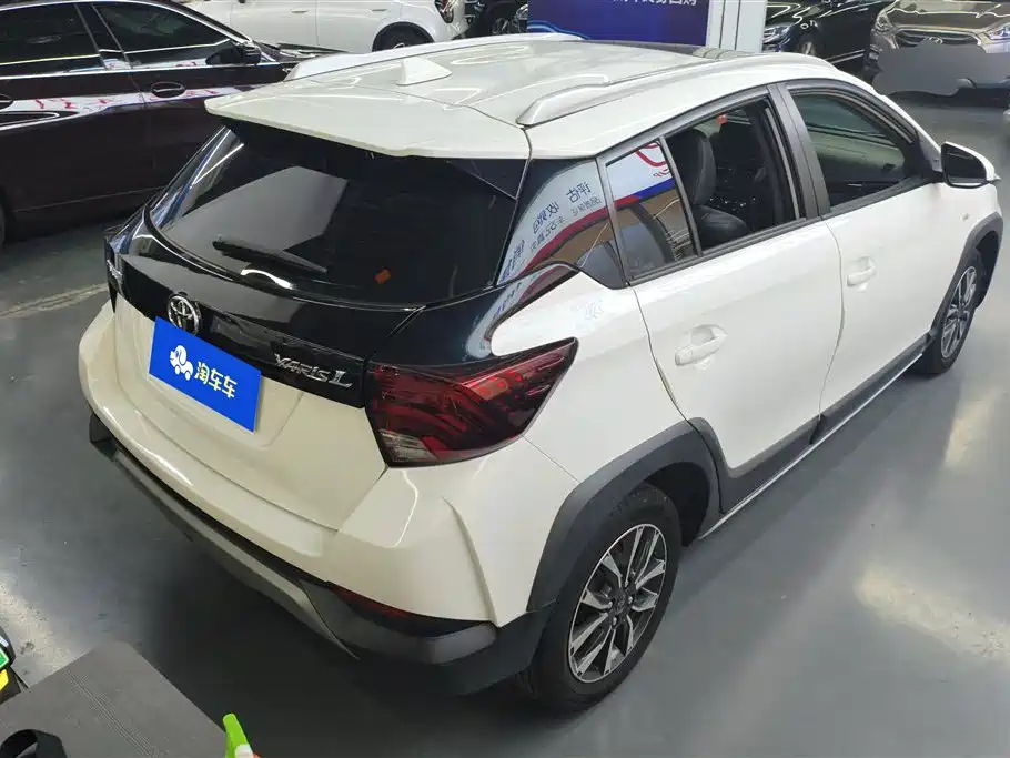 Toyota Yaris L 2020 — фото 3