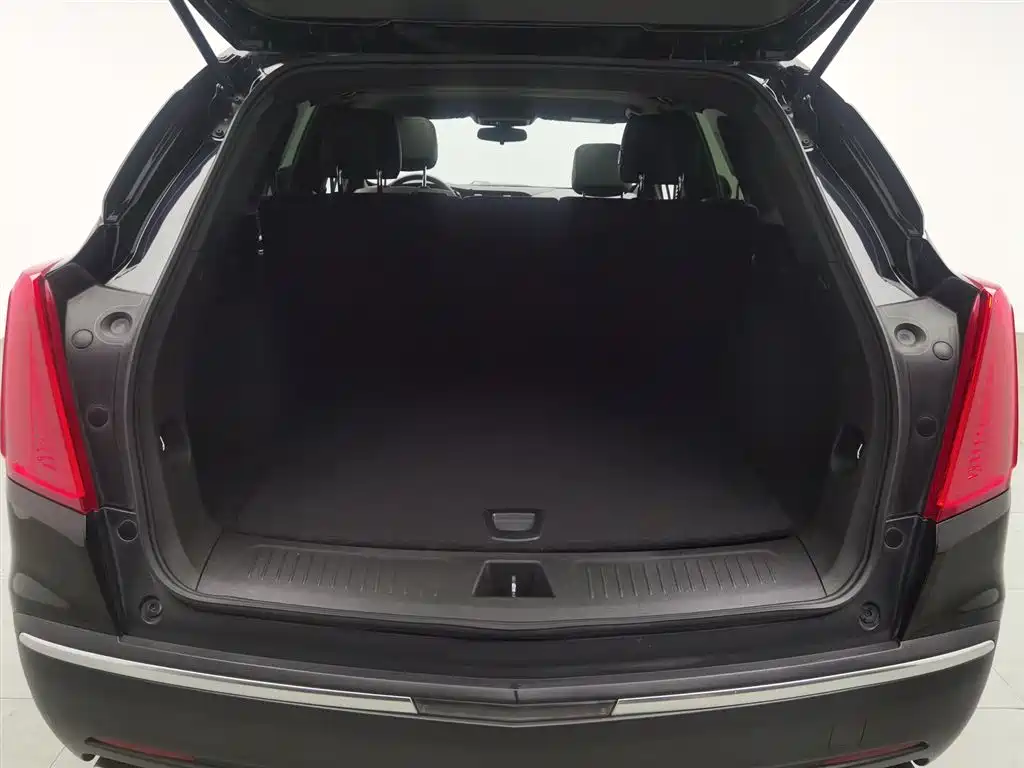 Cadillac XT5 2018 — фото 16