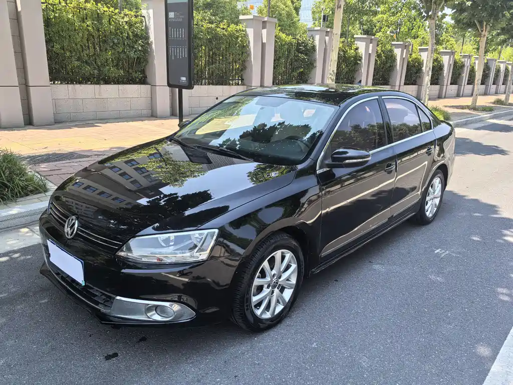 Volkswagen Sagitar 2012