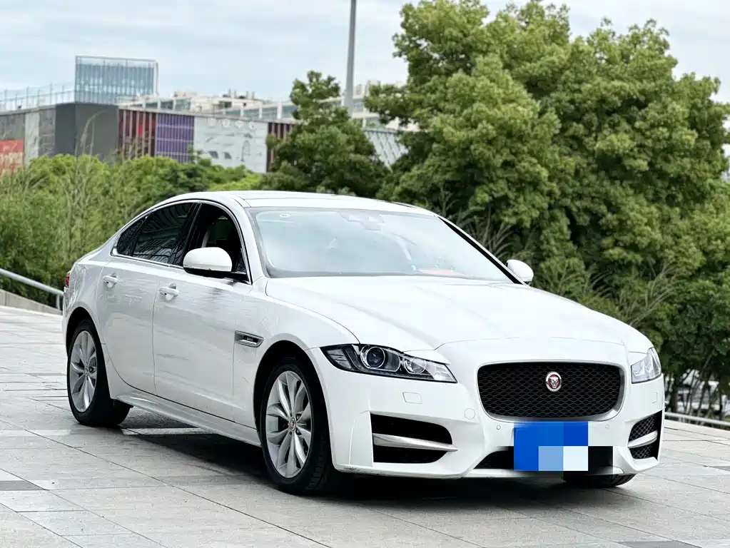 Jaguar XF 2016 — фото 4