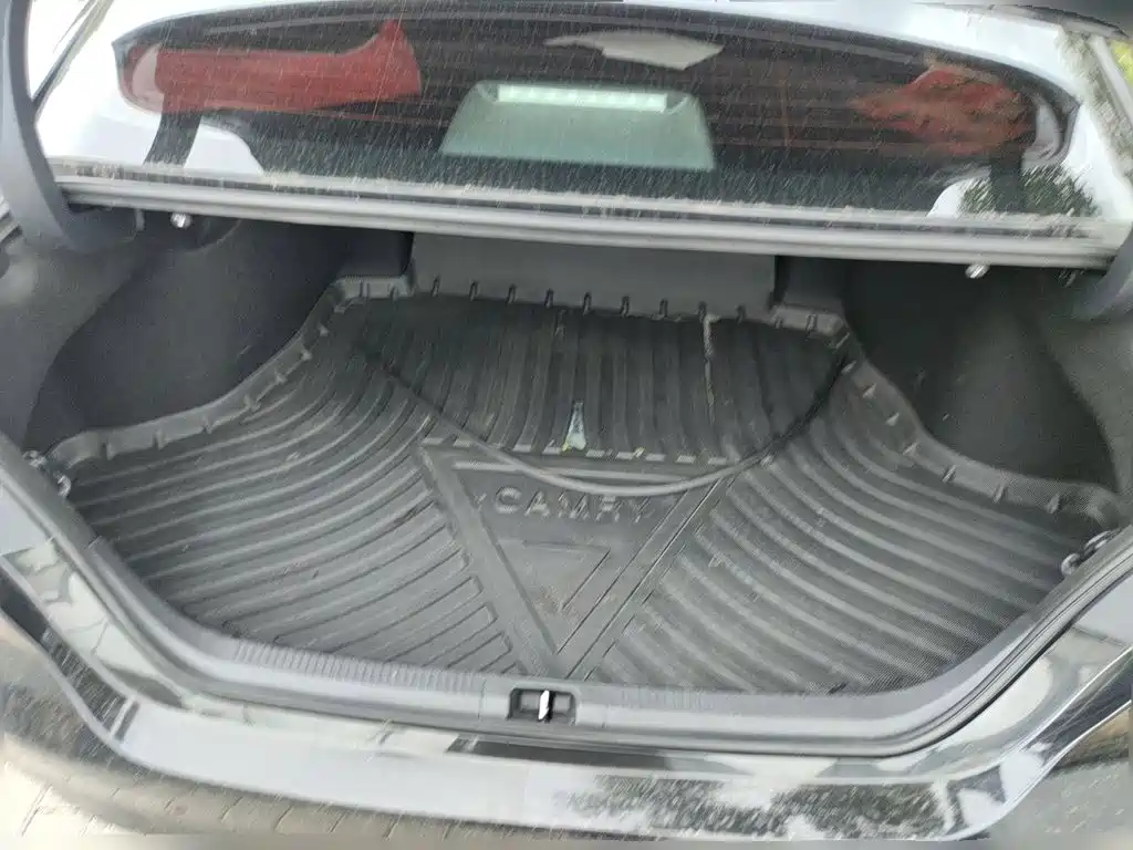 Toyota Camry 2022 — фото 16