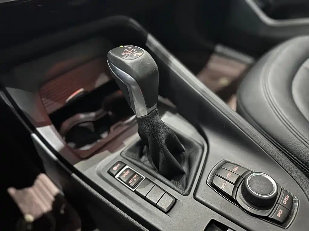 BMW X1 2018 — фото 15