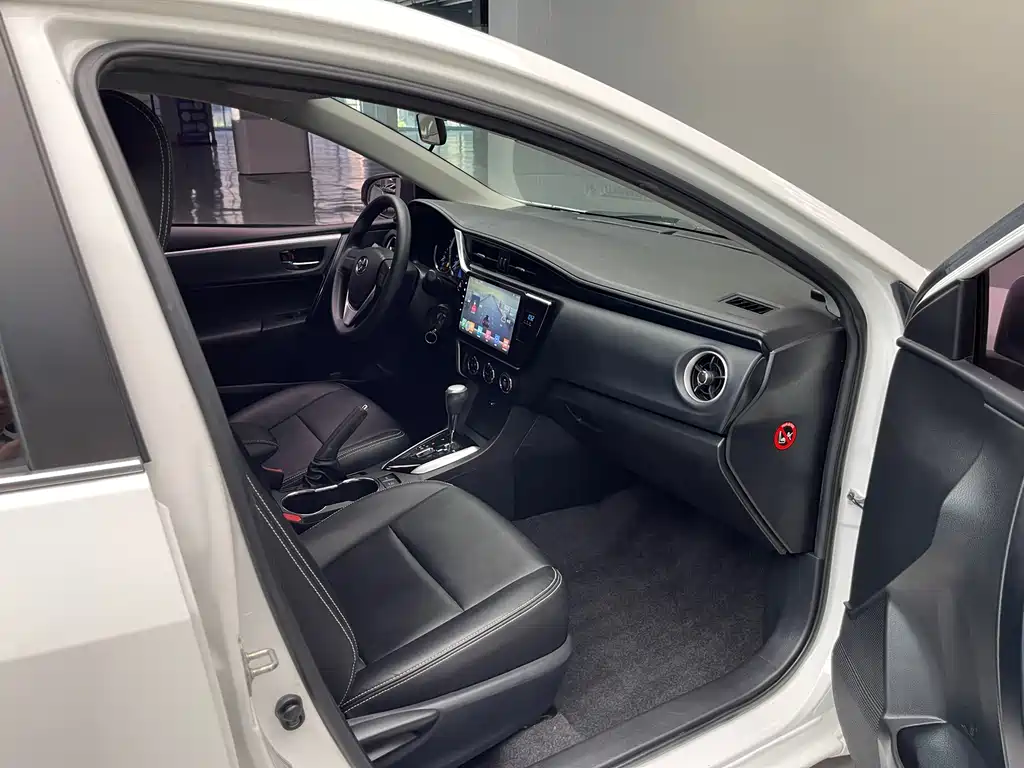 Toyota Corolla 2018 — фото 14