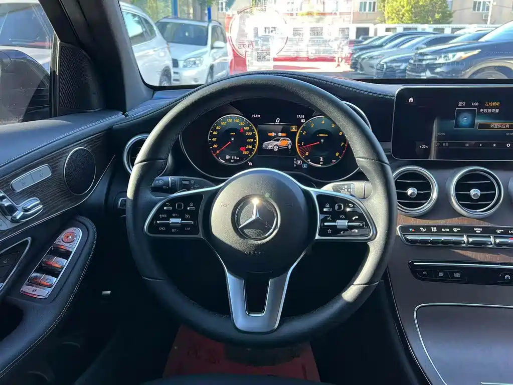 Mercedes-Benz GLC 2023 — фото 21