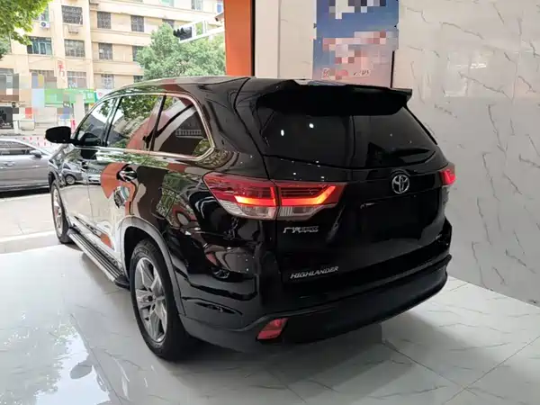 Toyota Highlander 2021