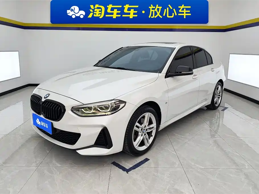 BMW 1 Series 2021 — фото 1