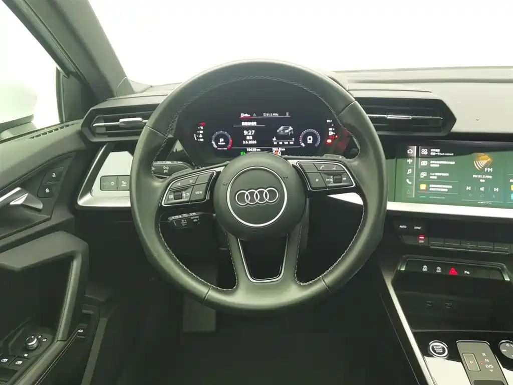 Audi A3 2023 — фото 11