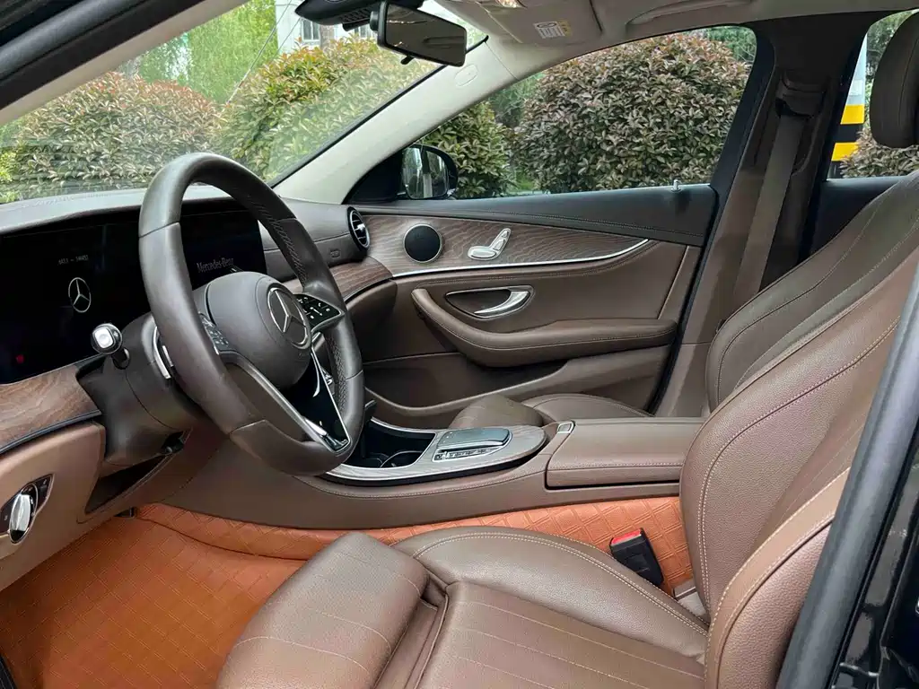 Mercedes-Benz E-Class 2021 — фото 13