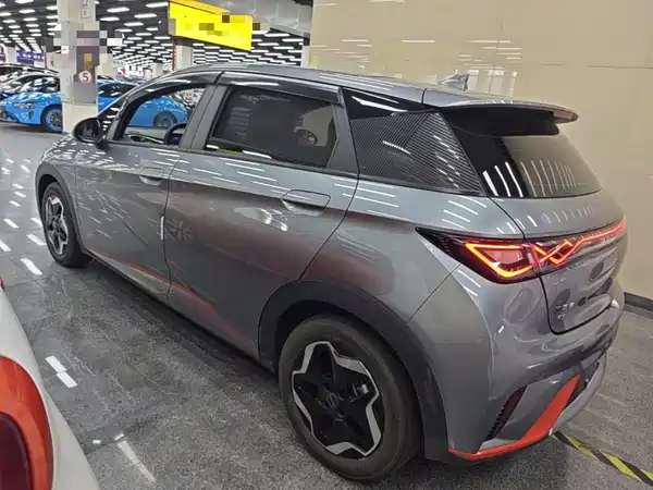 BYD Dolphin 2023