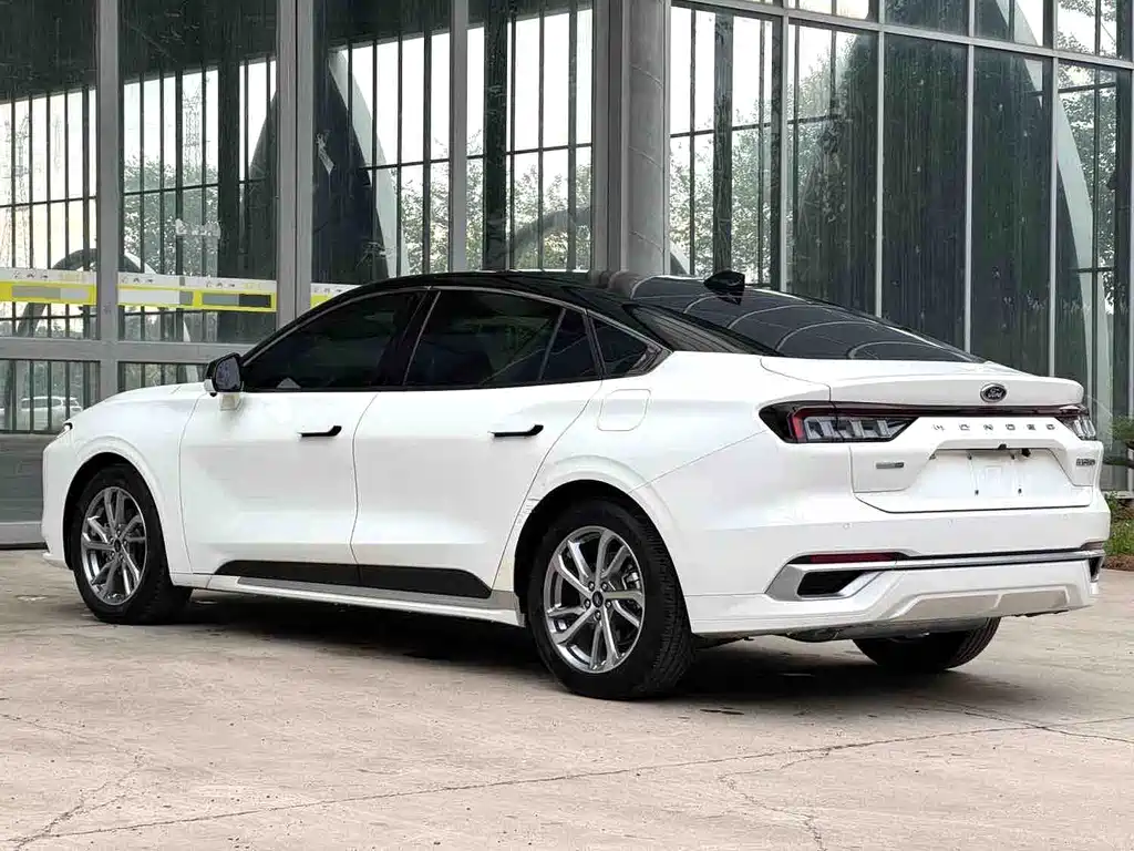 Ford Mondeo 2023 — фото 16
