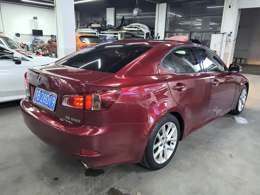 Lexus IS 2013