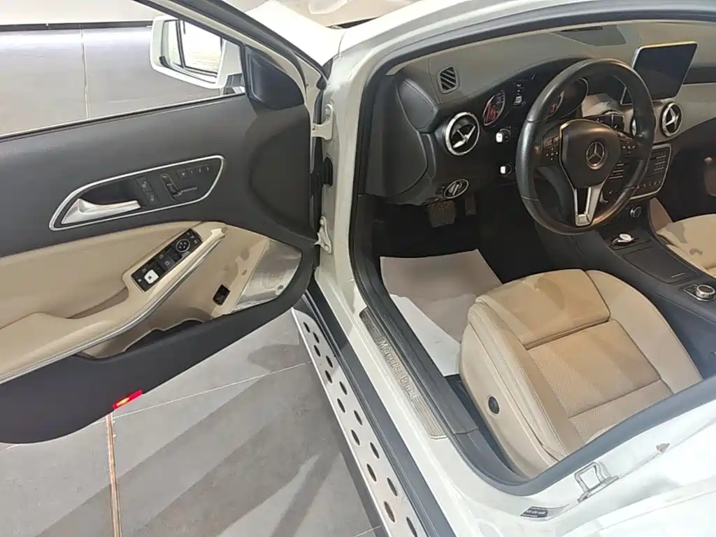 Mercedes-Benz GLA 2016 — фото 16