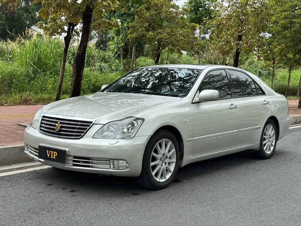 Toyota Crown 2005
