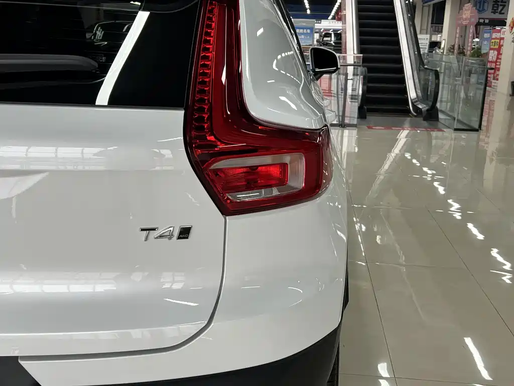 Volvo XC40 2020 — фото 9