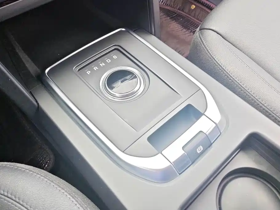 Land Rover Discovery Sport 2018 — фото 16