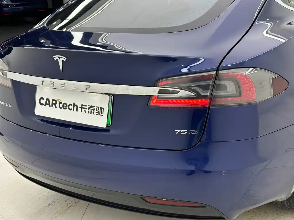 Tesla Model S 2018 — фото 14