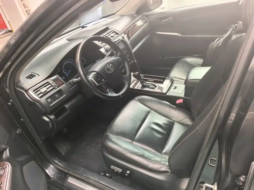 Toyota Camry 2017 — фото 15