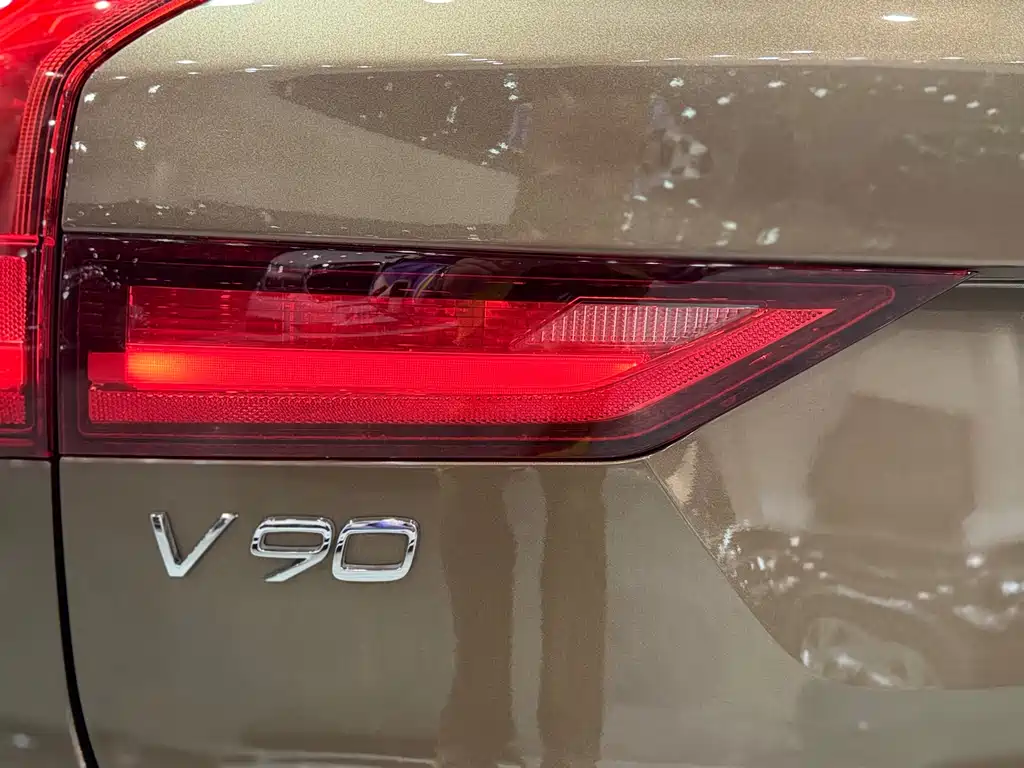 Volvo V90 2018 — фото 14