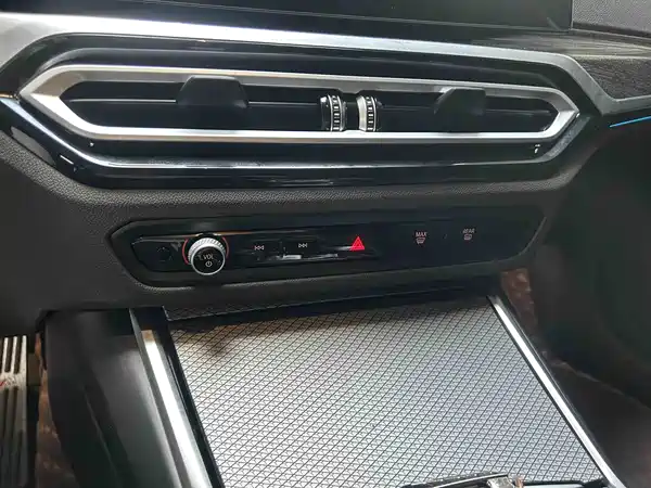 BMW 3 Series 2023
