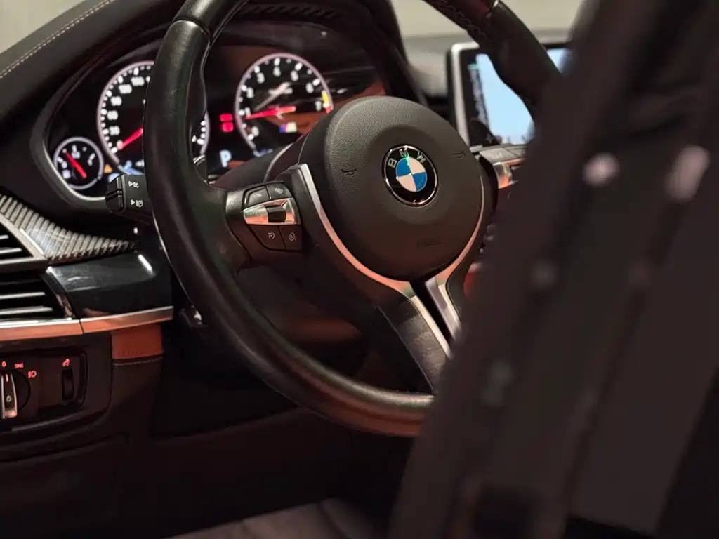 BMW X5 M 2016 — фото 15