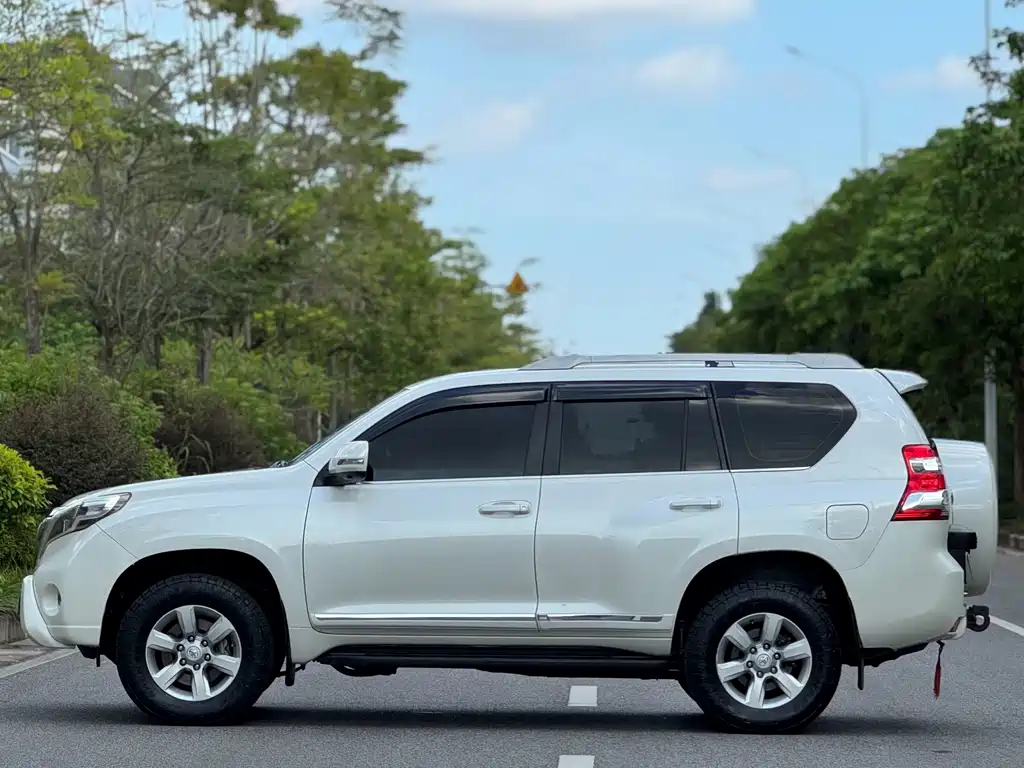 Toyota Prado 2017 — фото 5