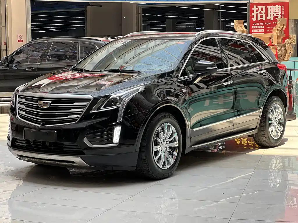 Cadillac XT5 2019 — фото 1
