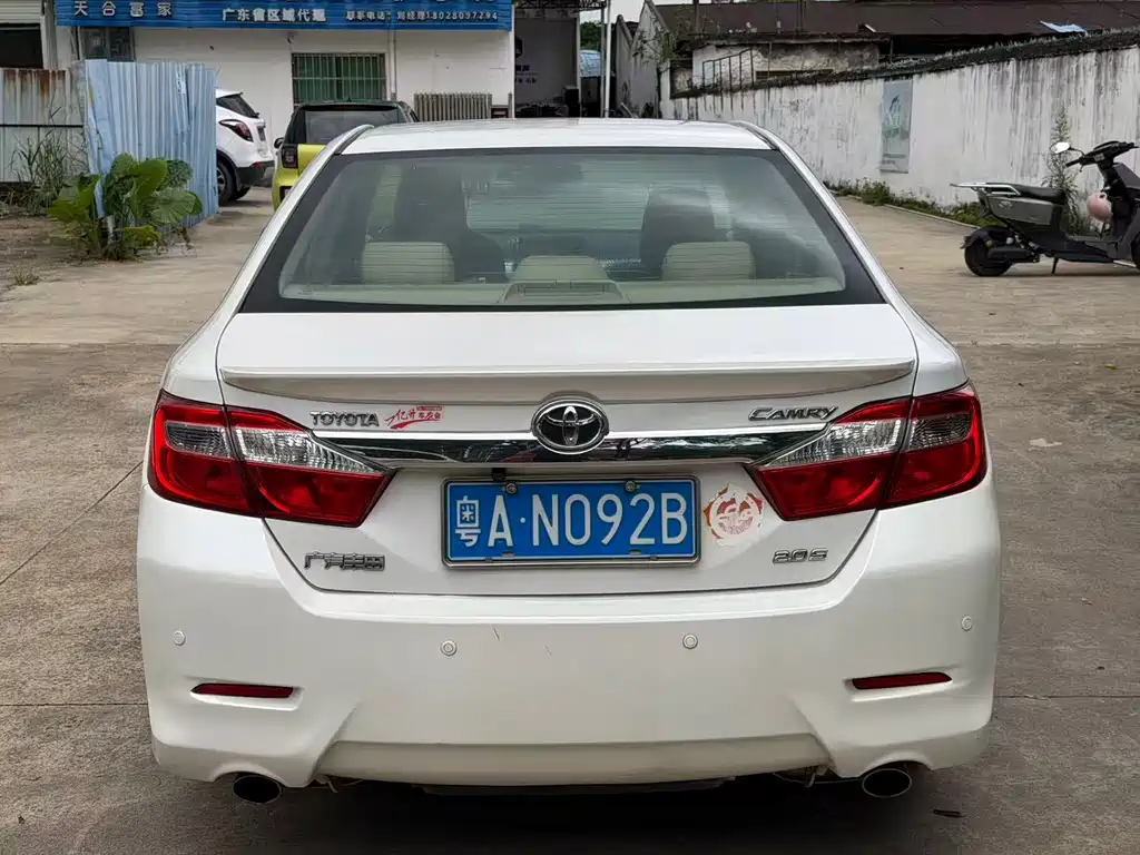 Toyota Camry 2013 — фото 3
