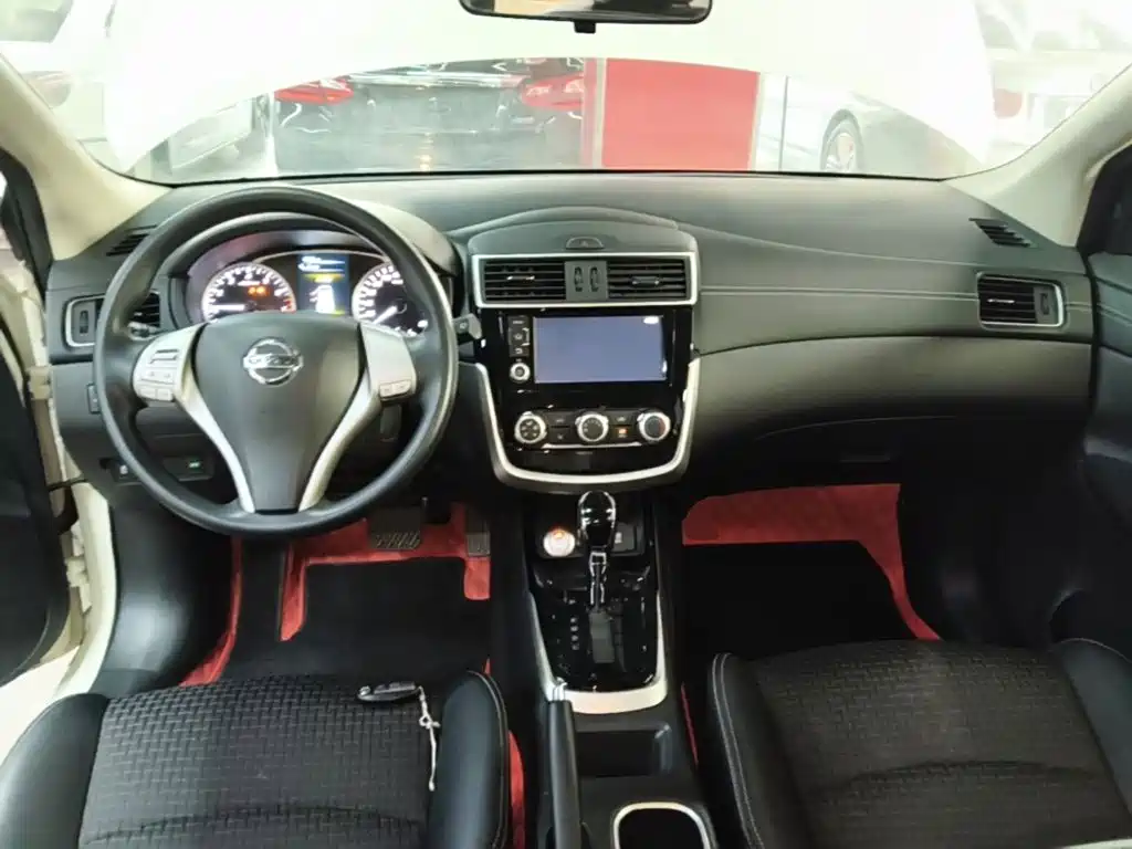 Nissan Tiida 2019 — фото 10