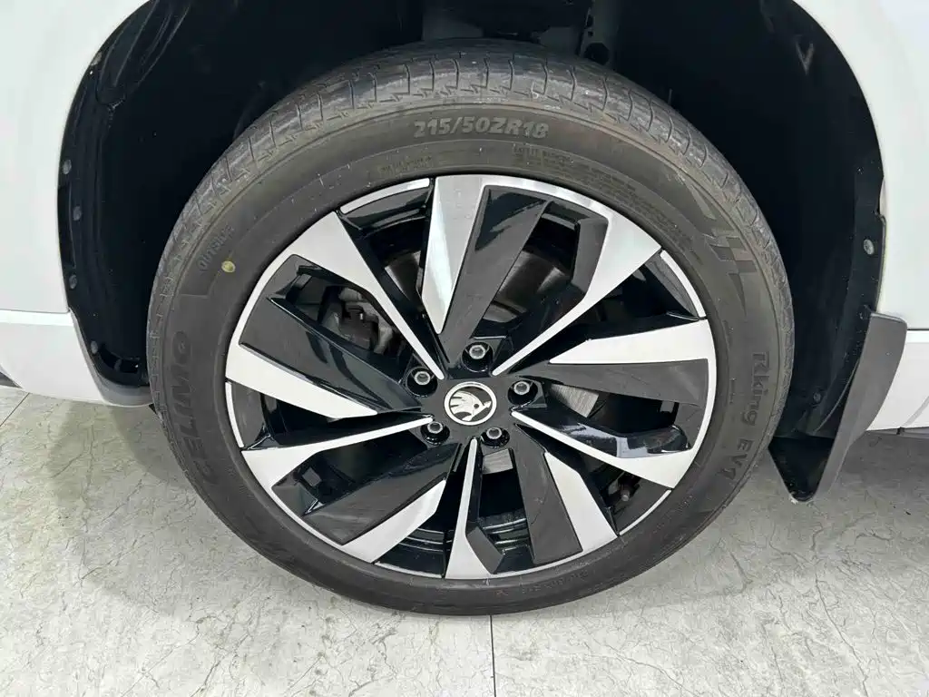 Skoda Karoq 2024 — фото 20