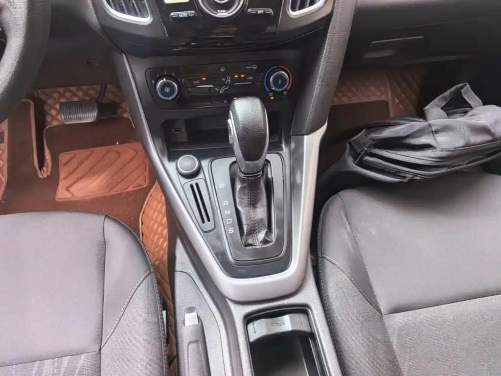 Ford Focus 2017 — фото 14