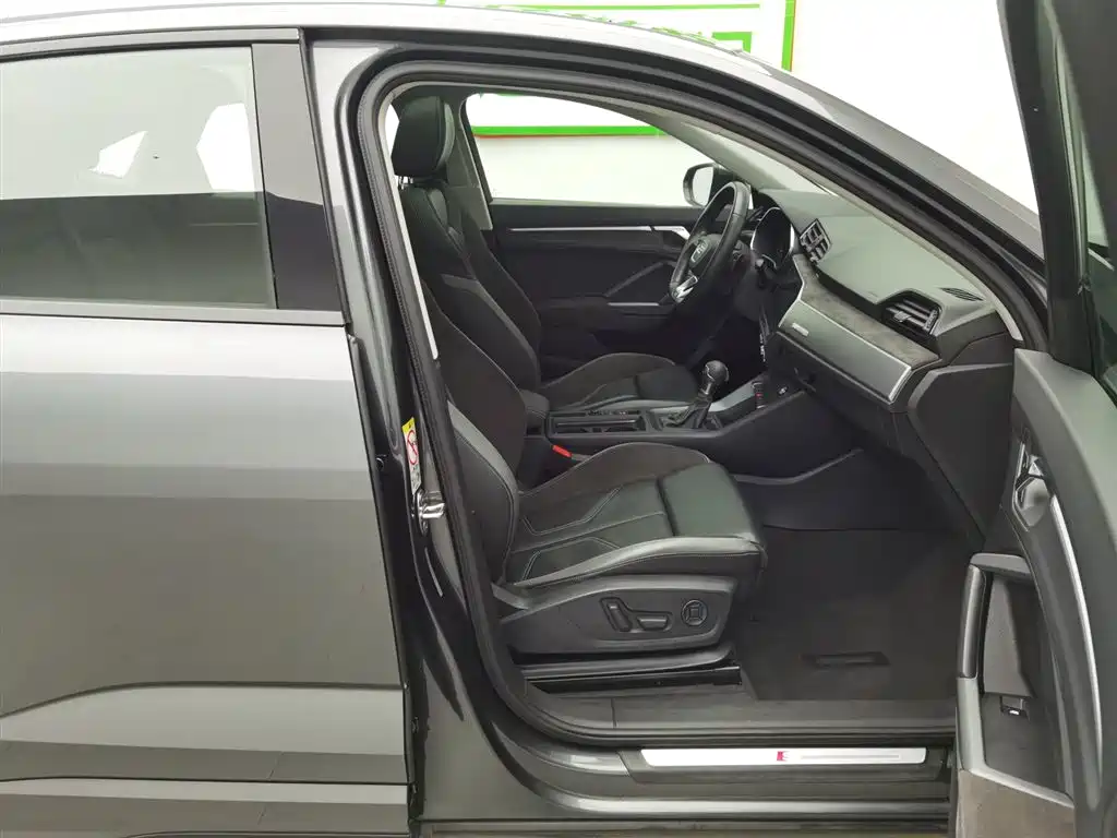 Audi Q3 Sportback 2020 — фото 23