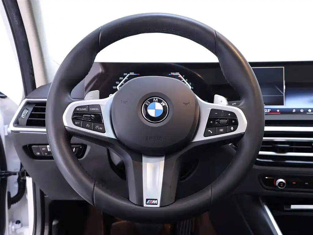 BMW 3 Series 2023 — фото 16