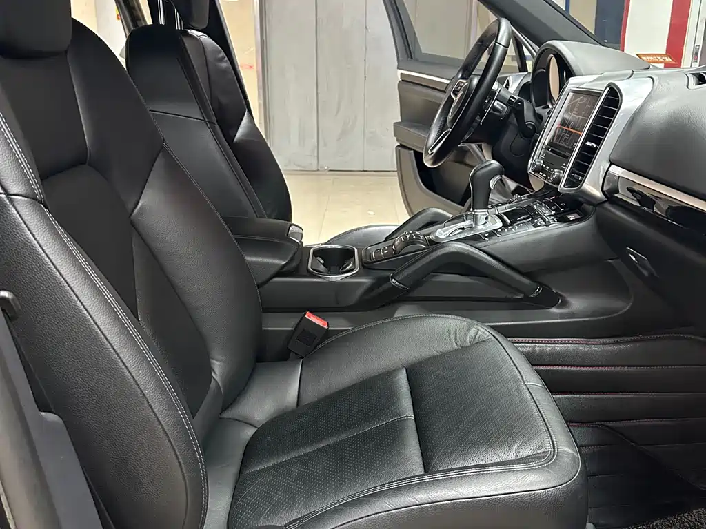 Porsche Cayenne 2016 — фото 15