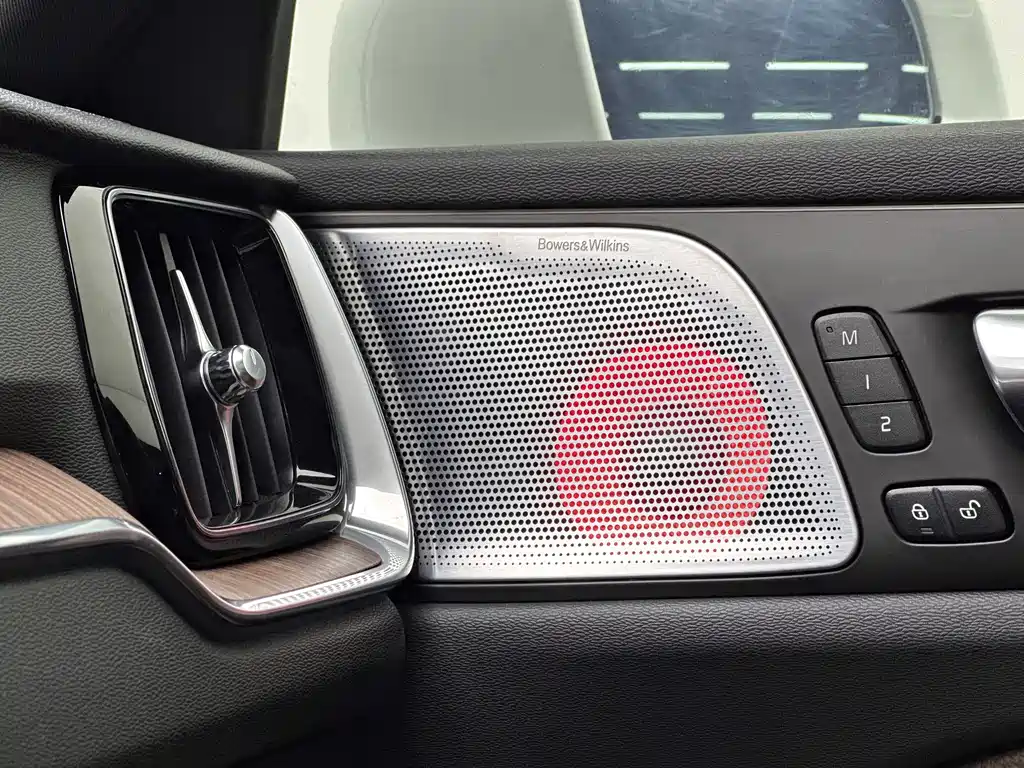 Volvo S60 2021 — фото 13